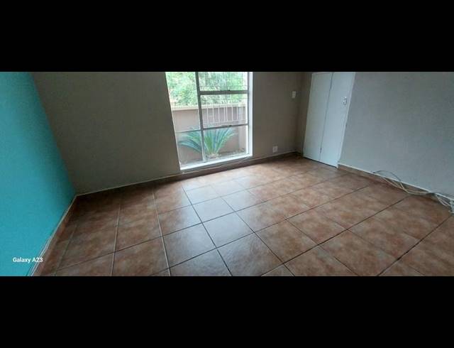 2 BEDROOM DUPLEX FOR SALE IN VANDERBIJLPARK SE 4